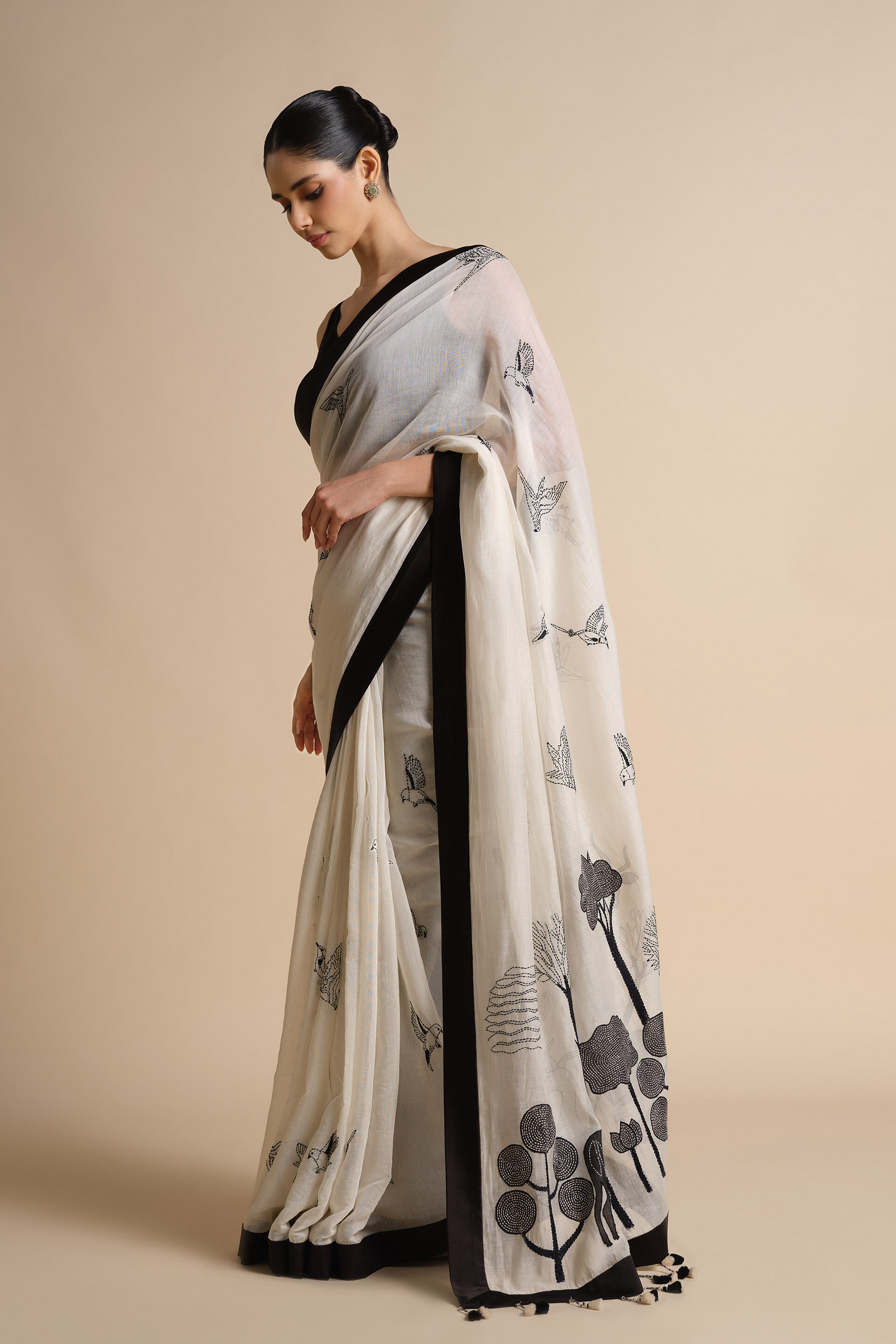 Usoa Hand-embroidered Kantha Mul Saree, Ivory, image 3